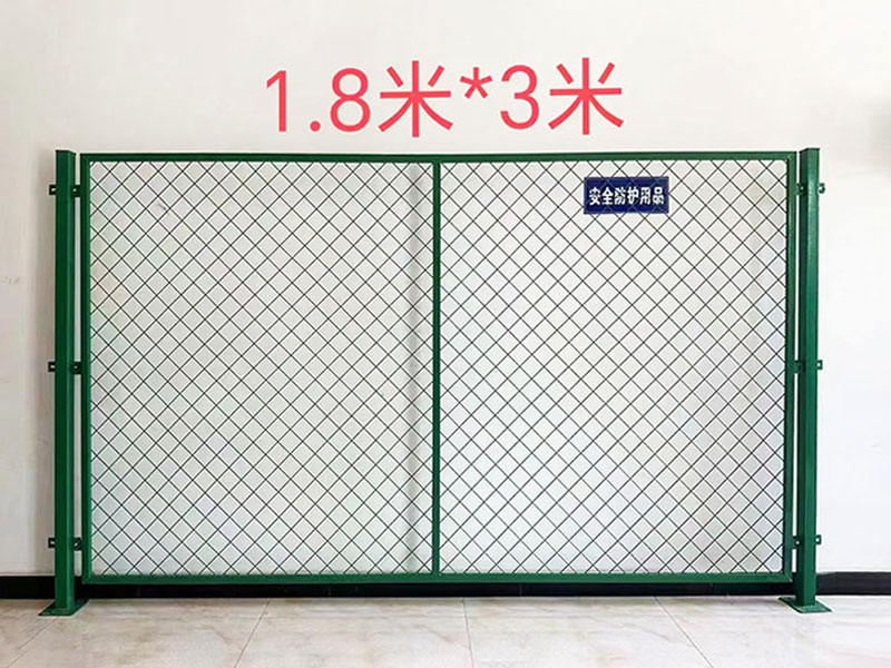 鋼板網(wǎng)菱形孔護(hù)欄